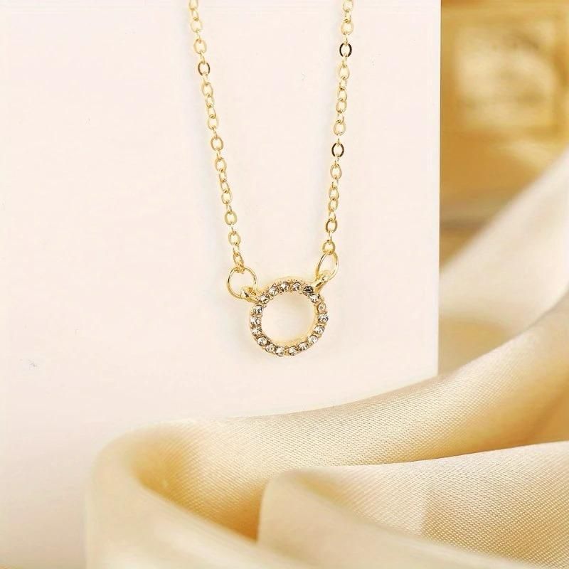 💫 Kella Elegant Circle Pendant Necklace for Gorgeous Looks